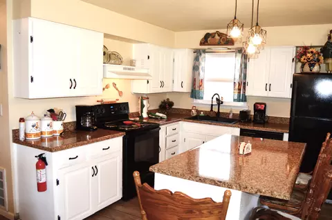 360 Cathy St, Branson, MO 65616 photo 5