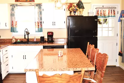 360 Cathy St, Branson, MO 65616 photo 4