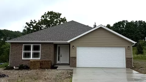 215 Holly Way Dr, Kirbyville, MO 65679
