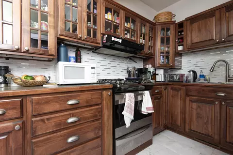 Kitchen - 531 E Division St, Springfield, MO 65803 photo 1 of 2
