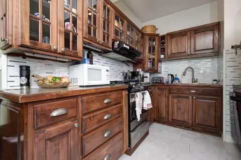 Kitchen - 531 E Division St, Springfield, MO 65803 photo 2 of 2
