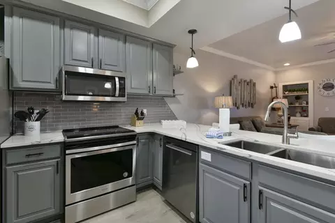 Kitchen - 200 Glory Rd #D3, Branson, MO 65616 photo 5 of 7