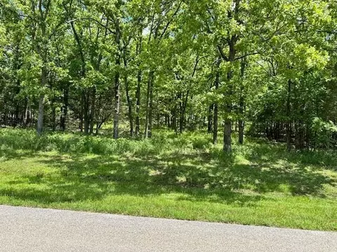 323 W Green Valley Dr, Horseshoe Bend, AR 72512