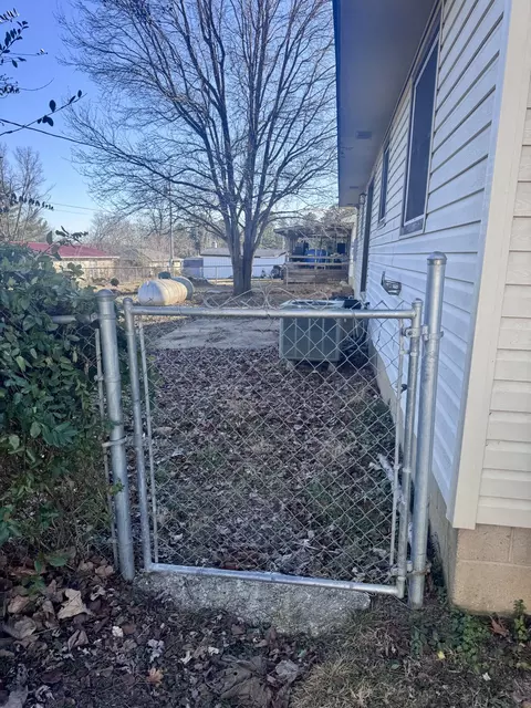 Exterior - 7358 West St, Birch Tree, MO 65438 photo 5 of 5