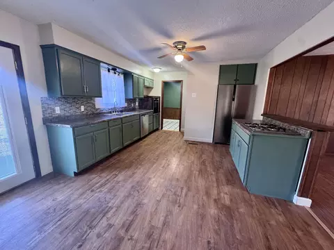 Kitchen - 7358 West St, Birch Tree, MO 65438 photo 2 of 2