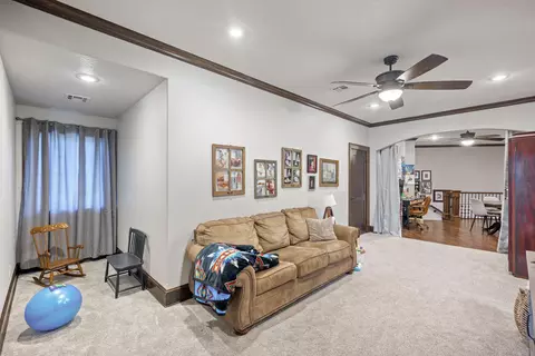 Entry Way - 2000 Beau Dr, Carthage, MO 64836 photo 4 of 5