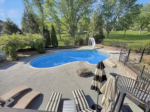 Exterior - 2000 Beau Dr, Carthage, MO 64836 photo 5 of 9