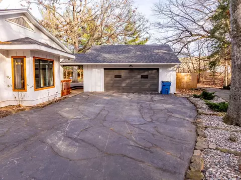 902 Foxwood Dr, Nixa, MO 65714 photo 3