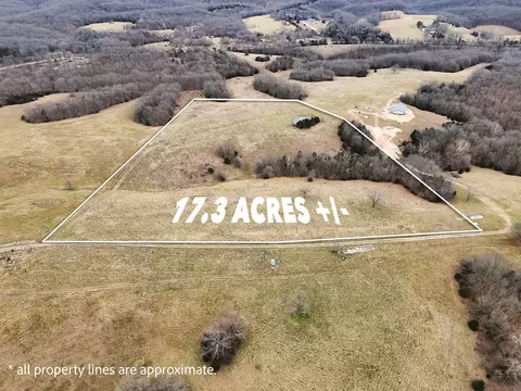 000 Farm Road 2080, Aurora, MO 65605