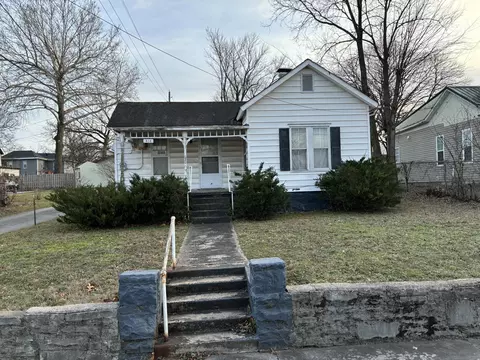 414 Pine St, Carthage, MO 64836 photo 1