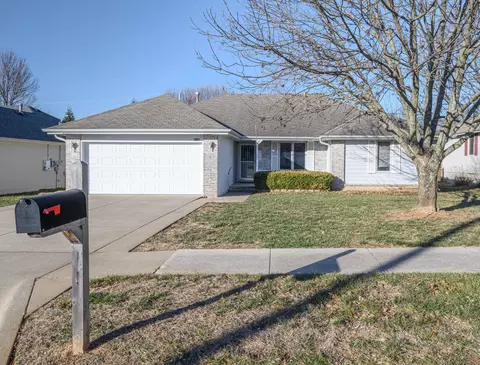 3135 S Newton Ave, Springfield, MO 65807 photo 2