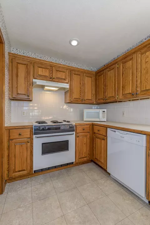 3135 S Newton Ave, Springfield, MO 65807 photo 13