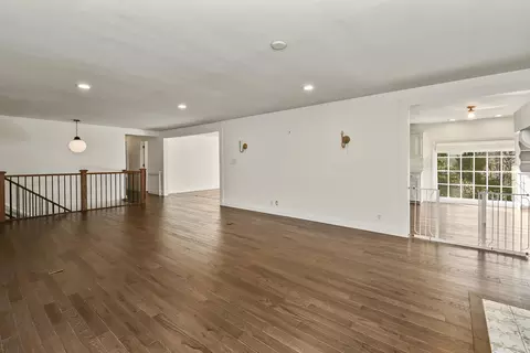 Living - 4254 E Ridgeview Dr, Springfield, MO 65809 photo 2 of 7