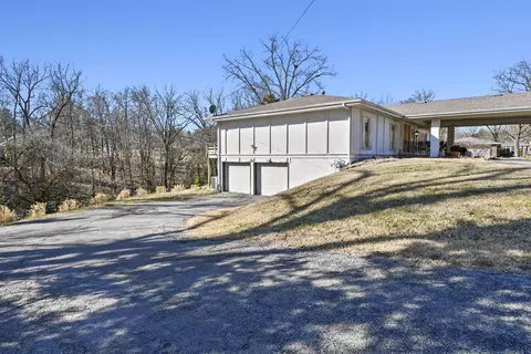 Exterior - 4254 E Ridgeview Dr, Springfield, MO 65809 photo 3 of 13
