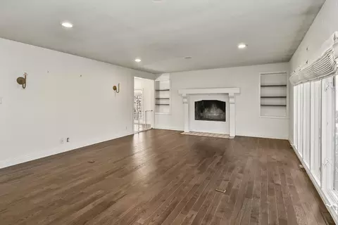 Living - 4254 E Ridgeview Dr, Springfield, MO 65809 photo 4 of 7