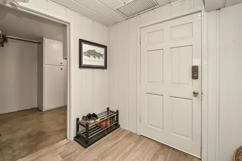 Entry Way - 4254 E Ridgeview Dr, Springfield, MO 65809 photo 5 of 5
