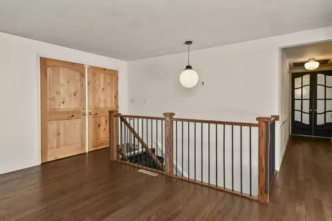 Entry Way - 4254 E Ridgeview Dr, Springfield, MO 65809 photo 2 of 5
