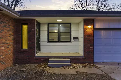 Exterior - 3301 South Ave, Springfield, MO 65807 photo 5 of 10