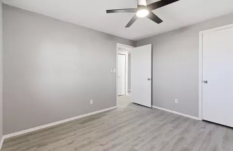 Bedroom - 3301 South Ave, Springfield, MO 65807 photo 2 of 3