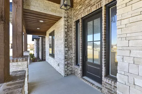 Exterior - 4584 E Hidden Oak St, Springfield, MO 65802 photo 4 of 10