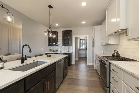 Kitchen - 4584 E Hidden Oak St, Springfield, MO 65802 photo 6 of 7