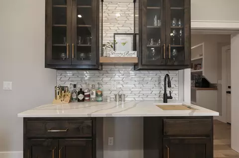 Kitchen - 4584 E Hidden Oak St, Springfield, MO 65802 photo 7 of 7