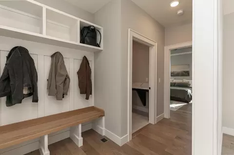 Entry Way - 4584 E Hidden Oak St, Springfield, MO 65802 photo 3 of 4