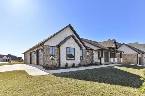 Exterior - 4584 E Hidden Oak St, Springfield, MO 65802 photo 10 of 10