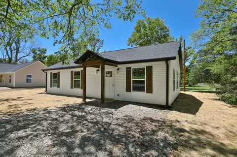 281 N 2nd St, Verona, MO 65769