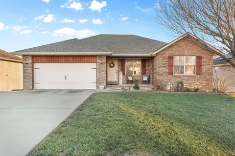 1100 E Fieldstone Dr, Ozark, MO 65721 photo 2