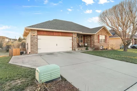1100 E Fieldstone Dr, Ozark, MO 65721 photo 4