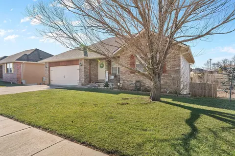 1100 E Fieldstone Dr, Ozark, MO 65721 photo 3