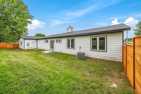 Exterior - 3481 W Moark St, Springfield, MO 65810 photo 5 of 8