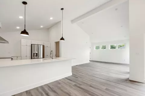 Living - 3481 W Moark St, Springfield, MO 65810 photo 2 of 4