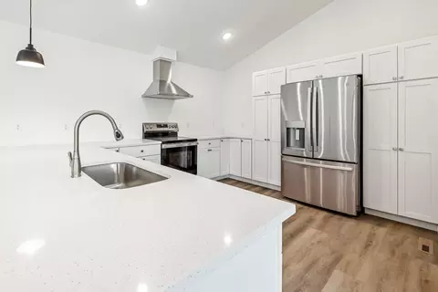 Kitchen - 3481 W Moark St, Springfield, MO 65810 photo 4 of 4