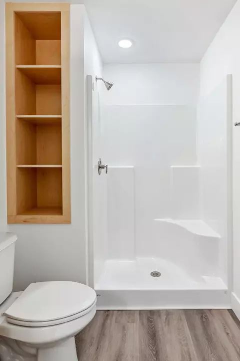Bath - 3481 W Moark St, Springfield, MO 65810 photo 3 of 3