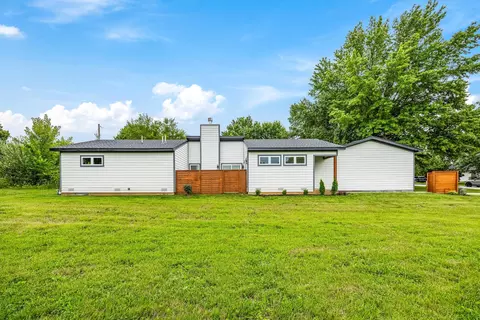 3481 W Moark St, Springfield, MO 65810