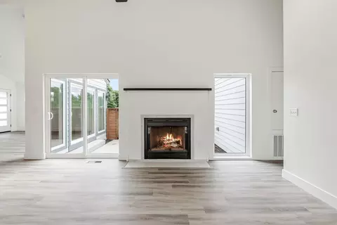 Living - 3481 W Moark St, Springfield, MO 65810 photo 3 of 4