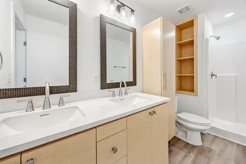 Bath - 3481 W Moark St, Springfield, MO 65810 photo 2 of 3
