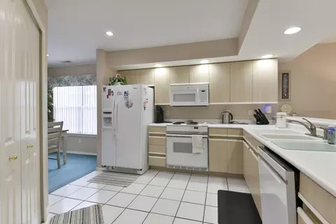 Kitchen - 77 Anglers Pointe Dr #3, Branson, MO 65616 photo 2 of 3