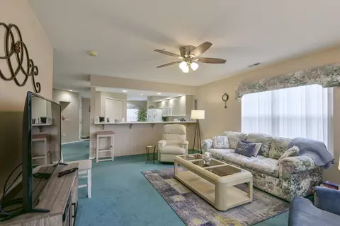 Living - 77 Anglers Pointe Dr #3, Branson, MO 65616 photo 2 of 4