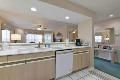 Kitchen - 77 Anglers Pointe Dr #3, Branson, MO 65616 photo 3 of 3
