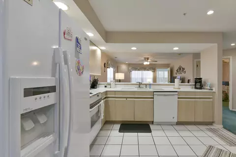 Kitchen - 77 Anglers Pointe Dr #3, Branson, MO 65616 photo 1 of 3