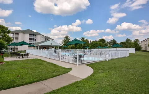 Exterior - 77 Anglers Pointe Dr #3, Branson, MO 65616 photo 3 of 10
