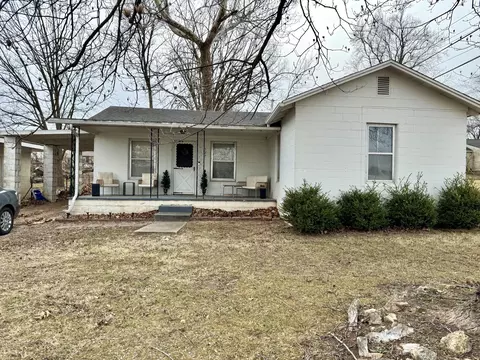 527 Morrow St, Neosho, MO 64850