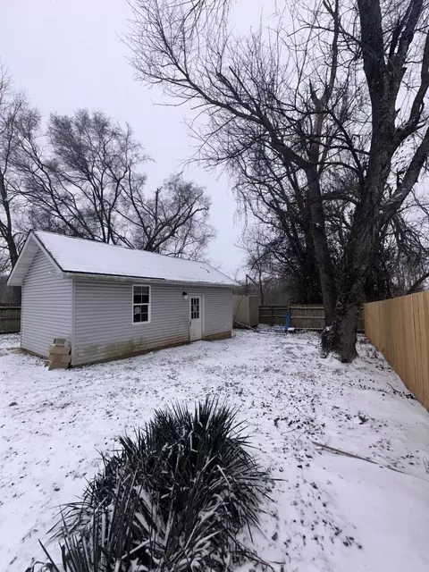 1105 S Overhill Ave, Springfield, MO 65802 photo 2
