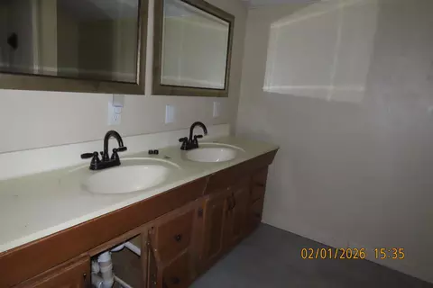 Bath - 251 Durington Rd, Buffalo, MO 65622 photo 5 of 5