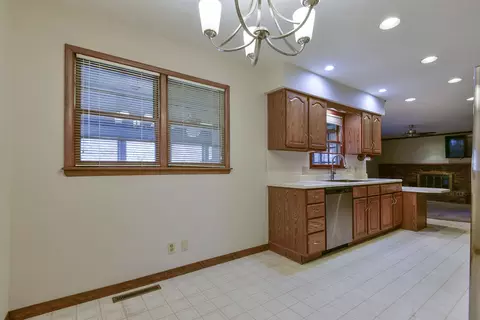 1503 S Sieger Dr, Springfield, MO 65804 photo 10