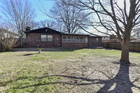 1503 S Sieger Dr, Springfield, MO 65804 photo 2