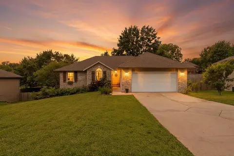 825 Pershing St, Willard, MO 65781